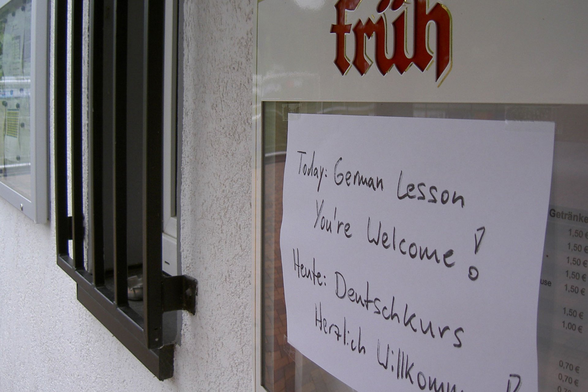 Insgesamt dreizehn Syrer und Syrerinnen lernen aktuell Deutsch im Bielsteiner Vereinshaus