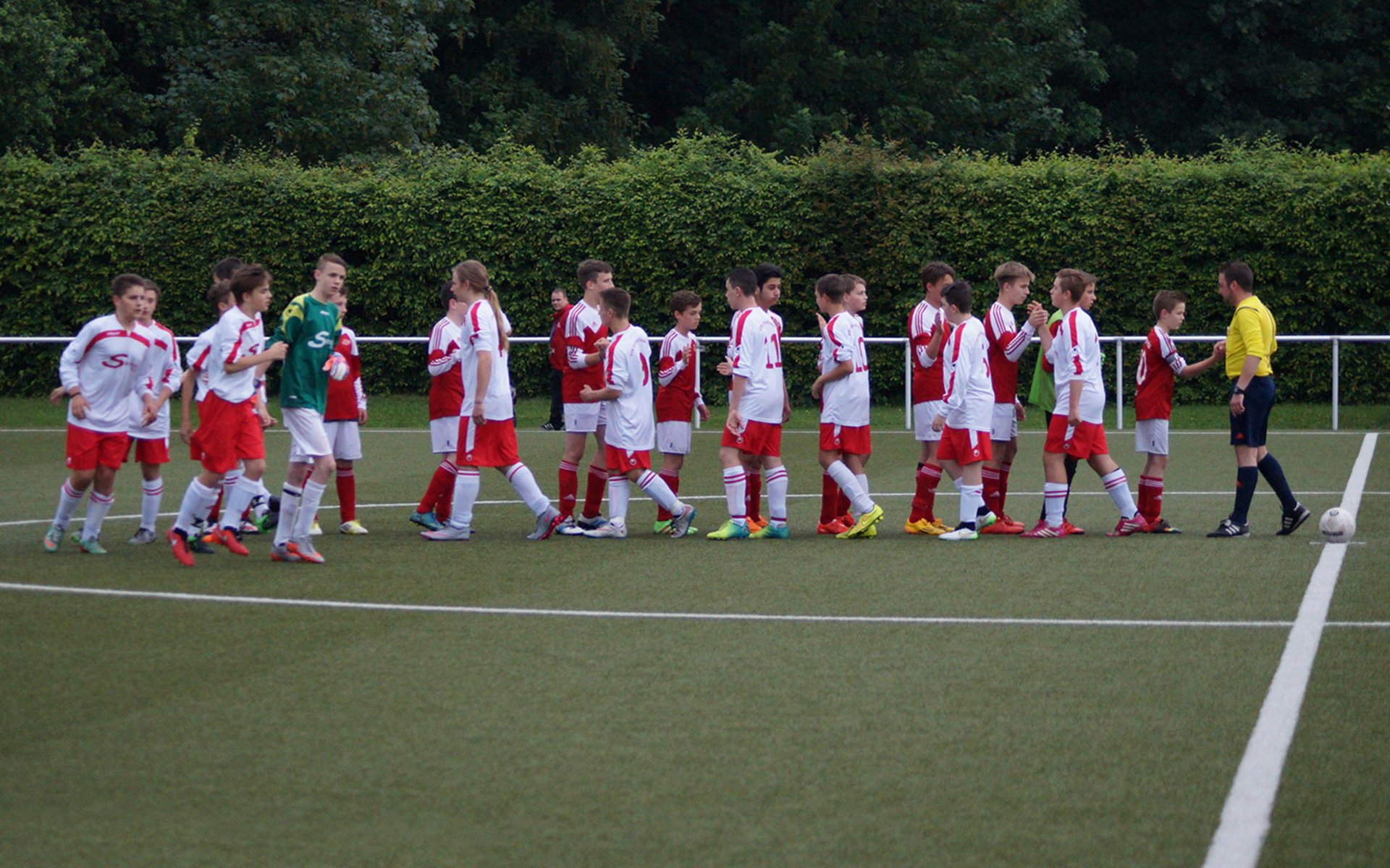 Im Spiel gegen Marienheide hat unsere U15 keine Probleme und gewinnt auch in dieser Höhe verdient mit 10:2