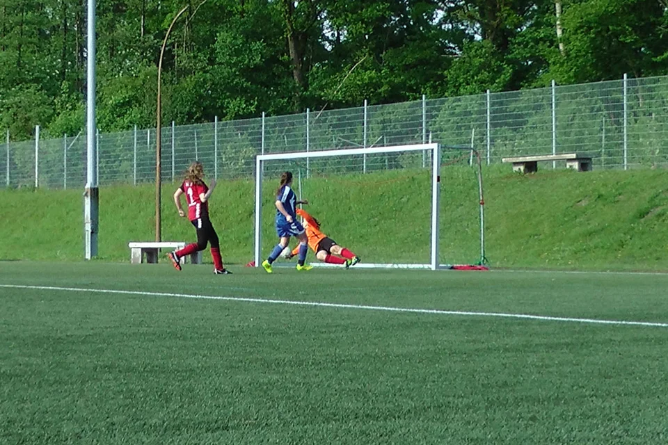 Tor für Bielstein: Annalena Müllenmeister trifft zum zwischenzeitlichen 7:1