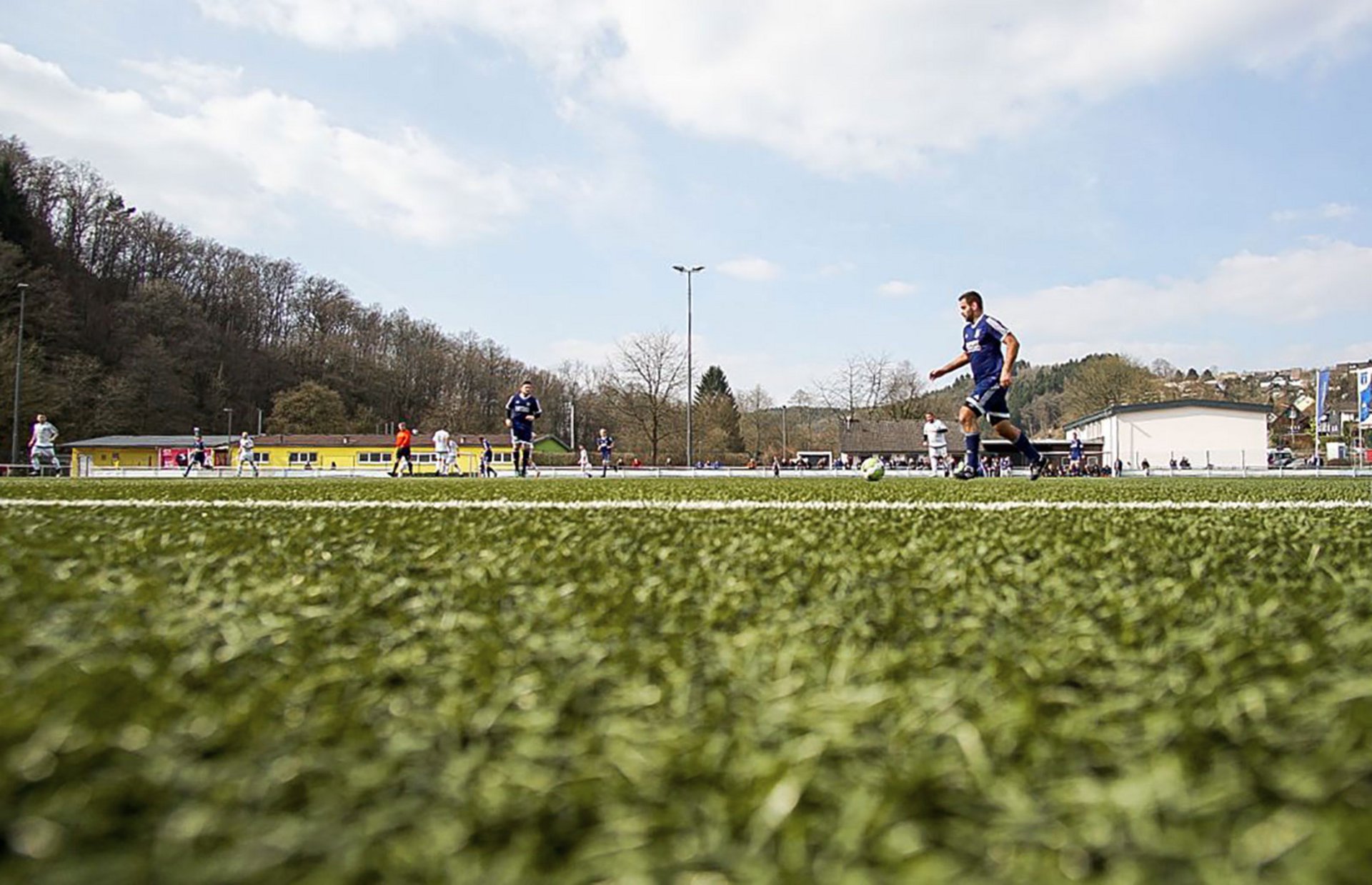 Überlegen: unsere Jungs trieben den Ball immer wieder nach vorne und ließen den Gegner laufen