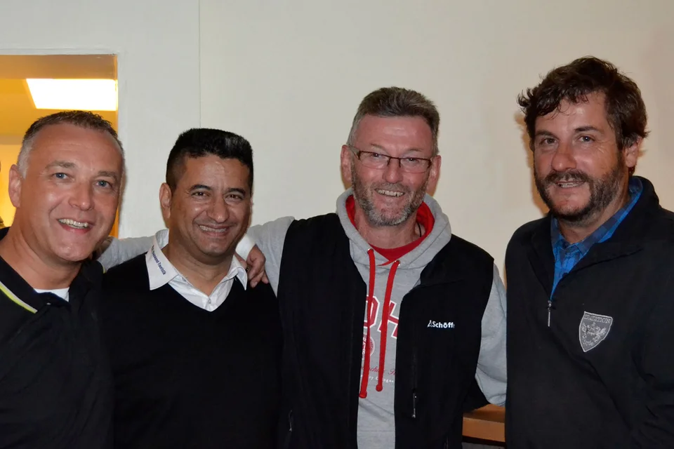 Foto zu später Stunde: Thomas Rothe, Mehdi Moradi, Dietmar Herhaus und Rainer Kaminski Foto zu später Stunde: Thomas Rothe, Mehdi Moradi, Dietmar Herhaus und Rainer Kaminski