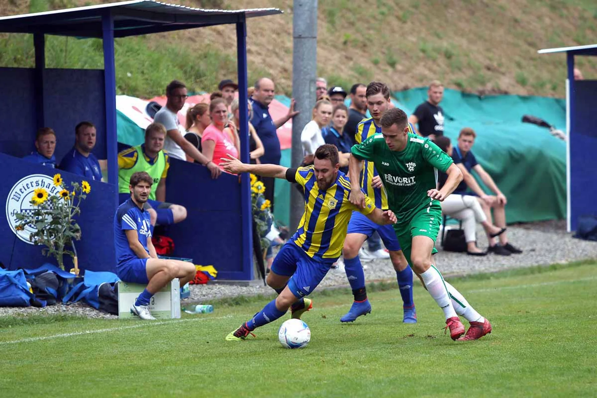 Packendes Duell: Im Spiel um Platz 5 ging es zwischen Bröltal und Bielstein heiß her