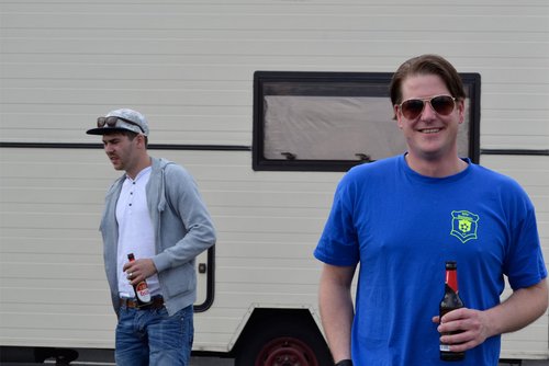 David Kaune und Axel Leopold genießen beim Ausstieg aus dem Bus die frische Luft David Kaune und Axel Leopold genießen beim Ausstieg aus dem Bus die frische Luft