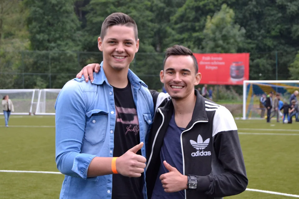 Wirkten sehr zufrieden: Rene Selemi und Karim Lange posieren nach dem Spiel für die Kamera Wirkten sehr zufrieden: Rene Selemi und Karim Lange posieren nach dem Spiel für die Kamera