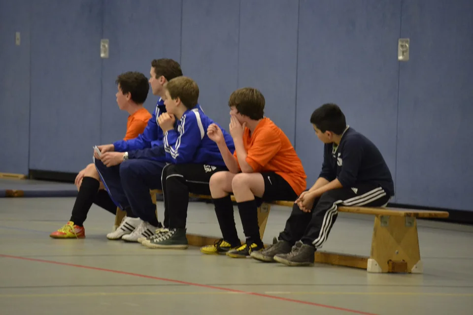 Die spärlich besetzte Bank der U13 in der Vorrunde Die spärlich besetzte Bank der U13 in der Vorrunde