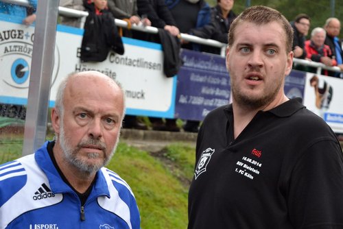 Konsternierter Blick: Rainer Klocke und Carsten Fricke trauern einer verpassten Torchance nach Konsternierter Blick: Rainer Klocke und Carsten Fricke trauern einer verpassten Torchance nach