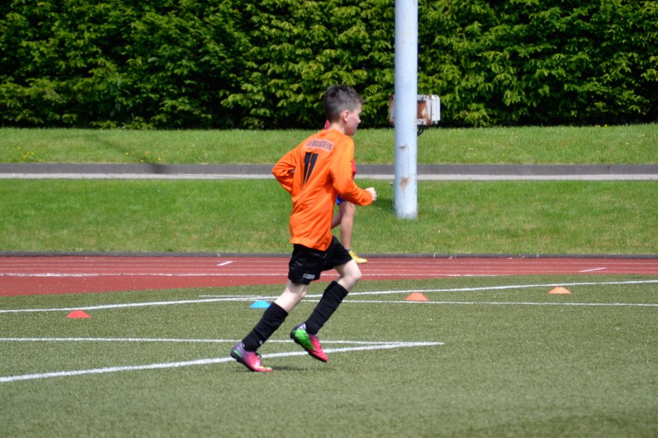 Louis machte ein bärenstarkes Spiel und krönte seine Leistung mit dem Tor zum 3:2 Louis machte ein bärenstarkes Spiel und krönte seine Leistung mit dem Tor zum 3:2