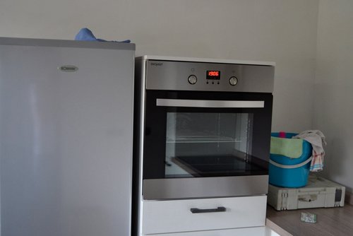 Ein großer Kühlschrank und ein kleinerer Ofen fanden ebenfalls Platz im Bielsteiner Vereinshaus