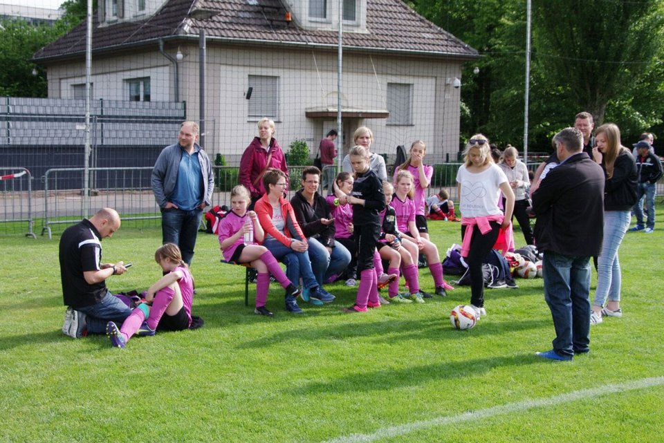 Unsere Mädchen in der letzten Ruhephase vor dem vermeintlich wichtigsten Spiel