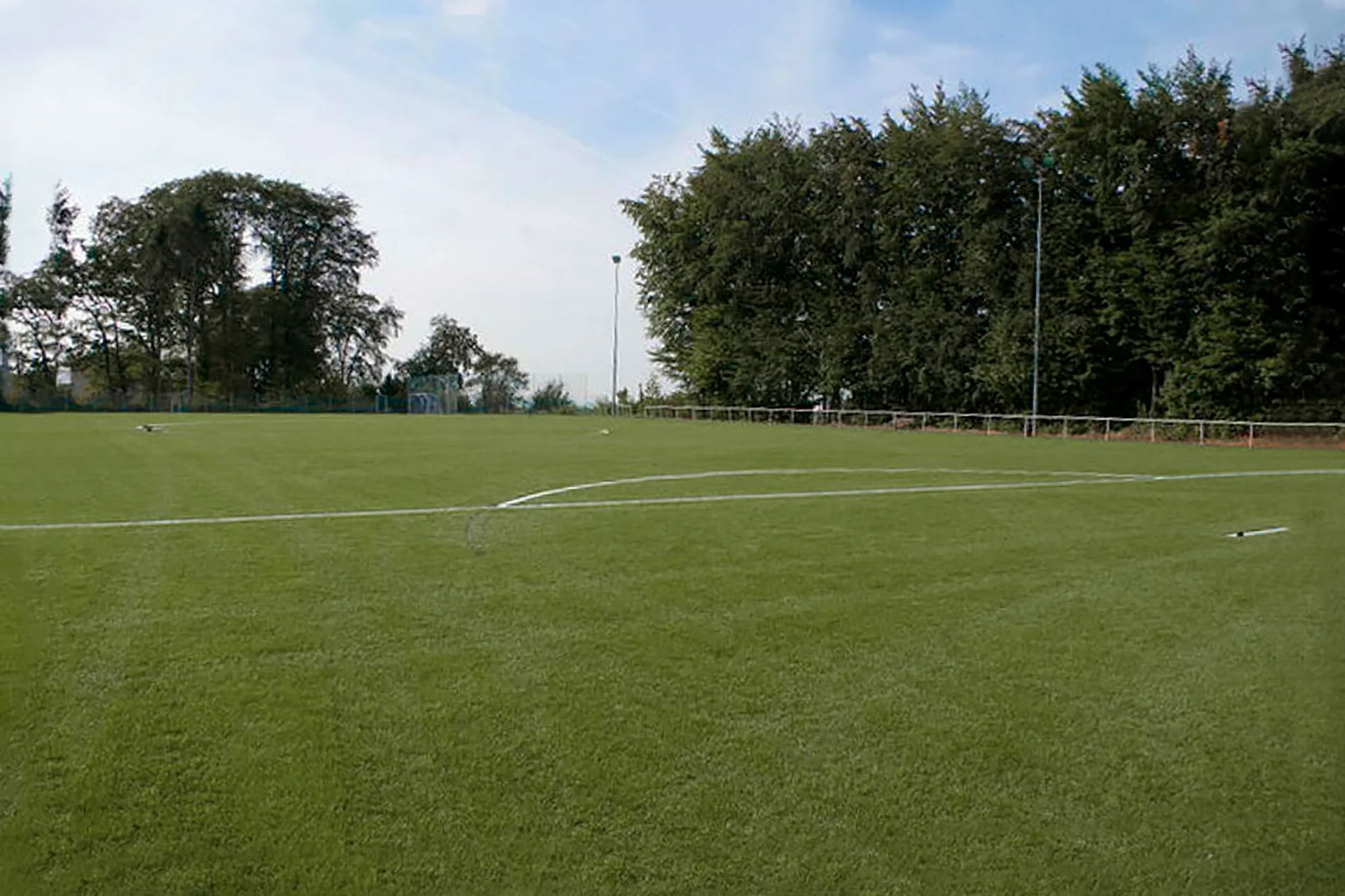 Auf dem Hybridrasen in Ommerborn-Sand kamen unsere Damen zunächst überhaupt nicht klar