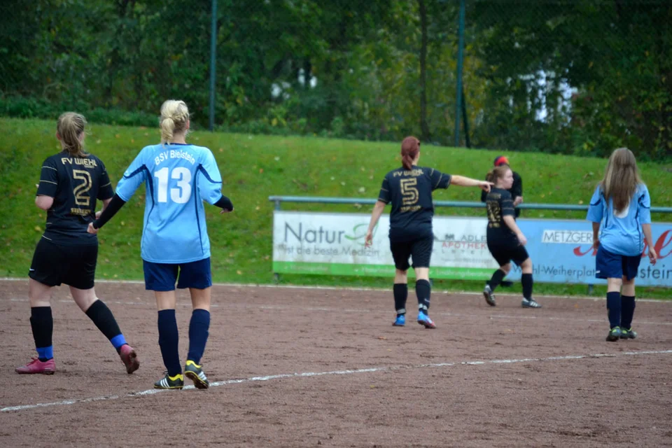 Ein Großteil des Derbys spielte sich in der Wiehler Hälfte ab