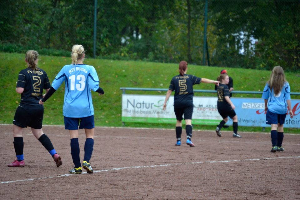 Ein Großteil des Derbys spielte sich in der Wiehler Hälfte ab