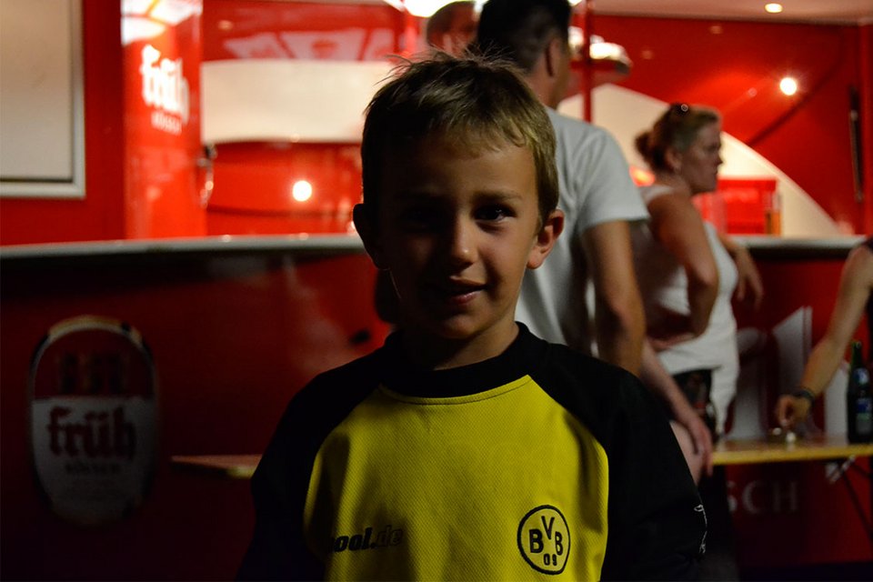 Tolles Geschenk: Arthur Große bekam ein Dortmund-Trikot zu seinem Geburtstag geschenkt