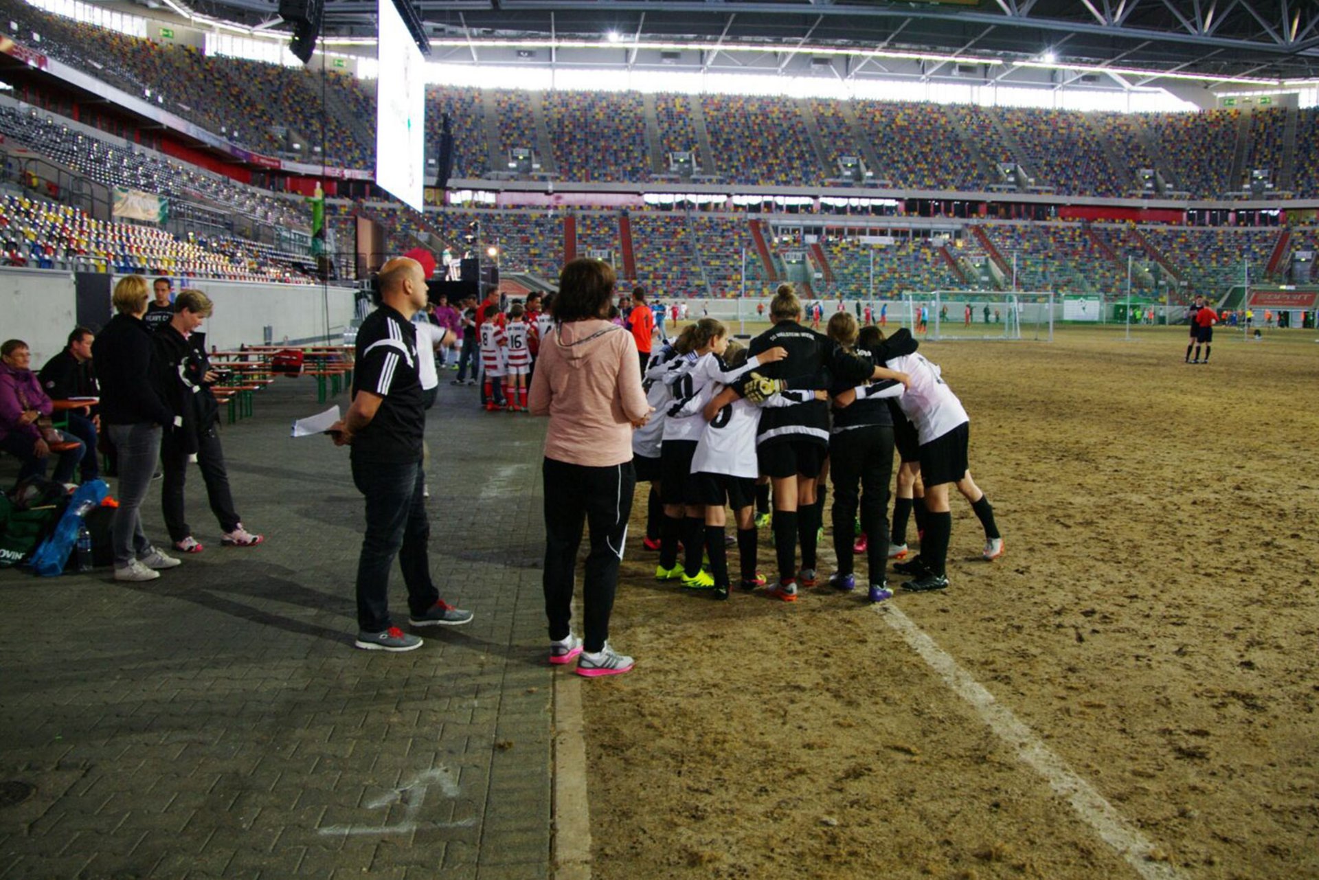 Auf ramponiertem Geläuf zeigten unsere U13 Juniorinnen tolle Leistungen