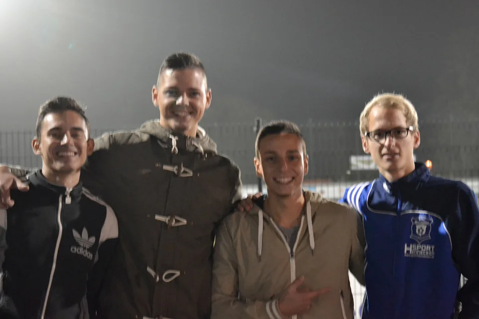 ... posieren gemeinsam mit Fotograf Benjamin Gries für ein Gruppenbildchen ... posieren gemeinsam mit Fotograf Benjamin Gries für ein Gruppenbildchen