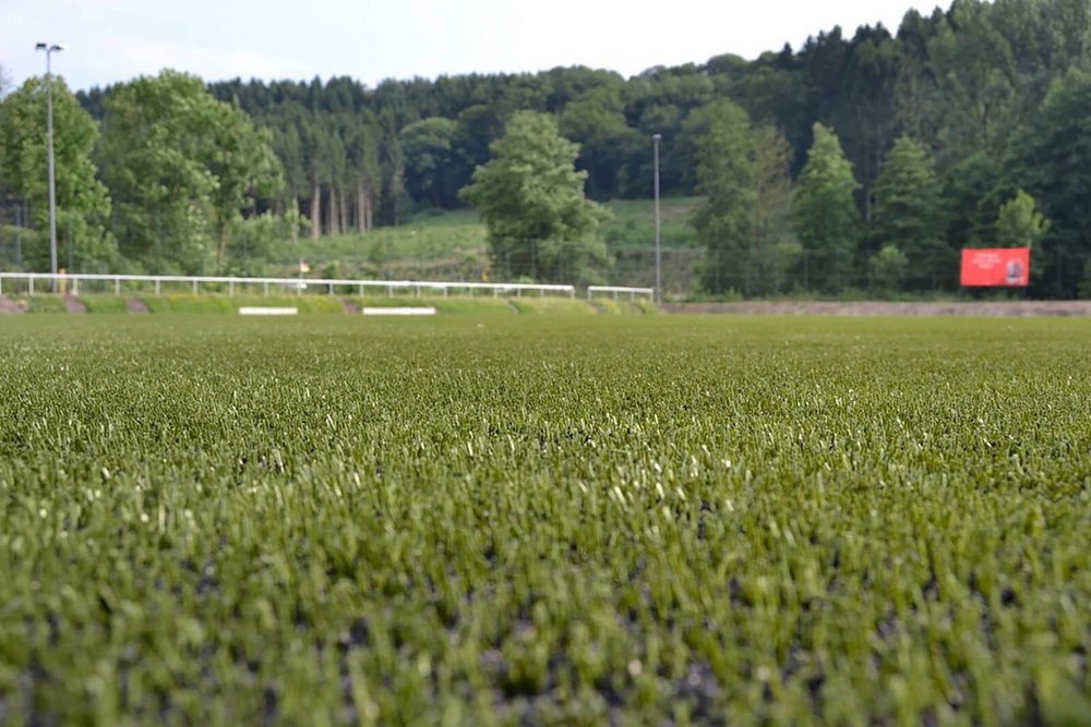 2014 – Mit dem neuen Sportplatz bekommt der Verein ein echtes Schmuckkästchen nach Bielstein