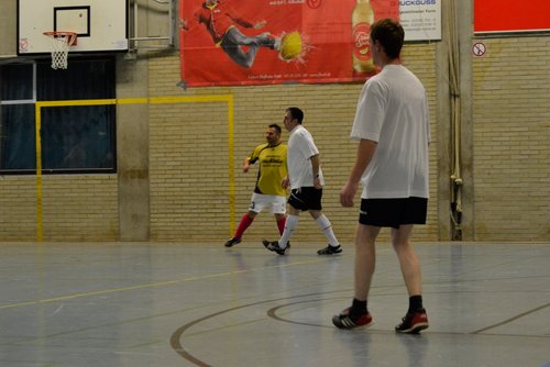 Dynamische Jungs: den Old Boys des BSV Bielstein stand ein junges und dynamisches Team des Hofstaats gegenüber Dynamische Jungs: den Old Boys des BSV Bielstein stand ein junges und dynamisches Team des Hofstaats gegenüber