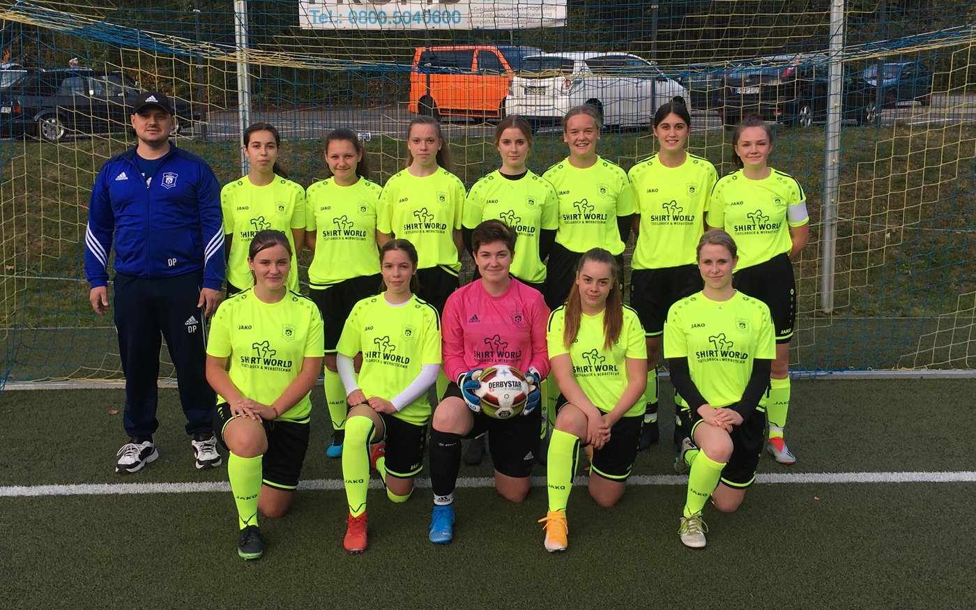Die U17 Juniorinnen des BSV Viktoria Bielstein um Trainer Daniel Prückl