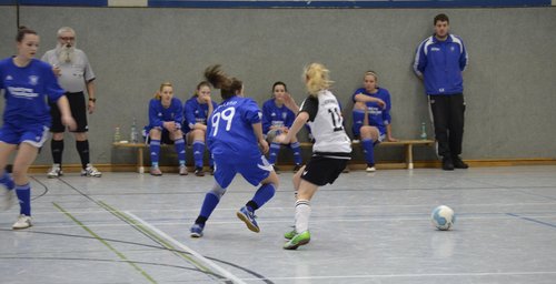 Annalena Müllenmeister im Zweikampf mit einer Herkenratherin Annalena Müllenmeister im Zweikampf mit einer Herkenratherin