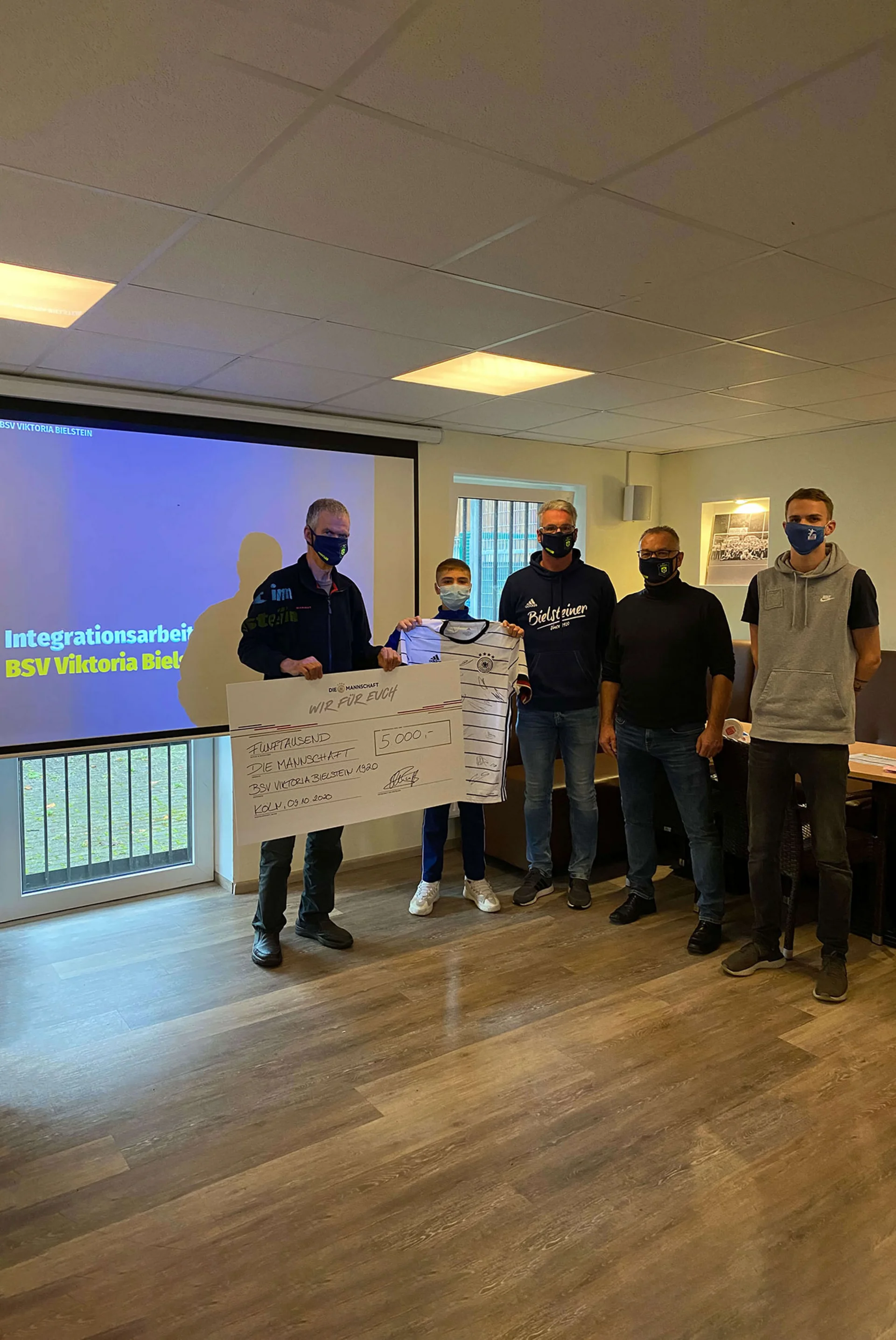 Der DFB stattete unserem Verein einen Besuch ab und hatte eine große Überraschung im Gepäck