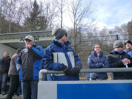 Vor dem Spiel trotz der vorherigen Niederlagen euphorisch: die Bielsteiner Zuschauer