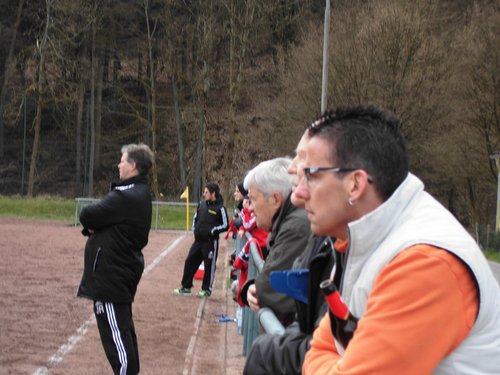 Kritischer Blick: Thomas Knoblich beobachtet die Partie