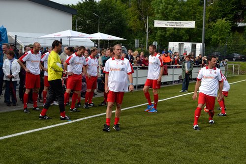 Bereit für ein bisschen Zauberfußball: die Spieler des 1. FC Köln Bereit für ein bisschen Zauberfußball: die Spieler des 1. FC Köln