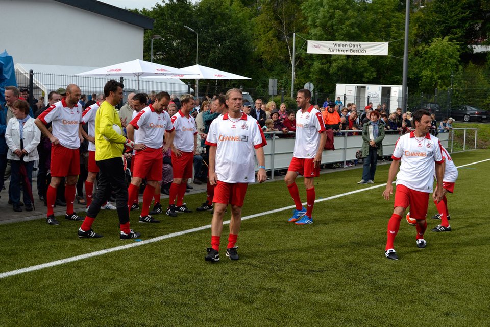 Bereit für ein bisschen Zauberfußball: die Spieler des 1. FC Köln Bereit für ein bisschen Zauberfußball: die Spieler des 1. FC Köln