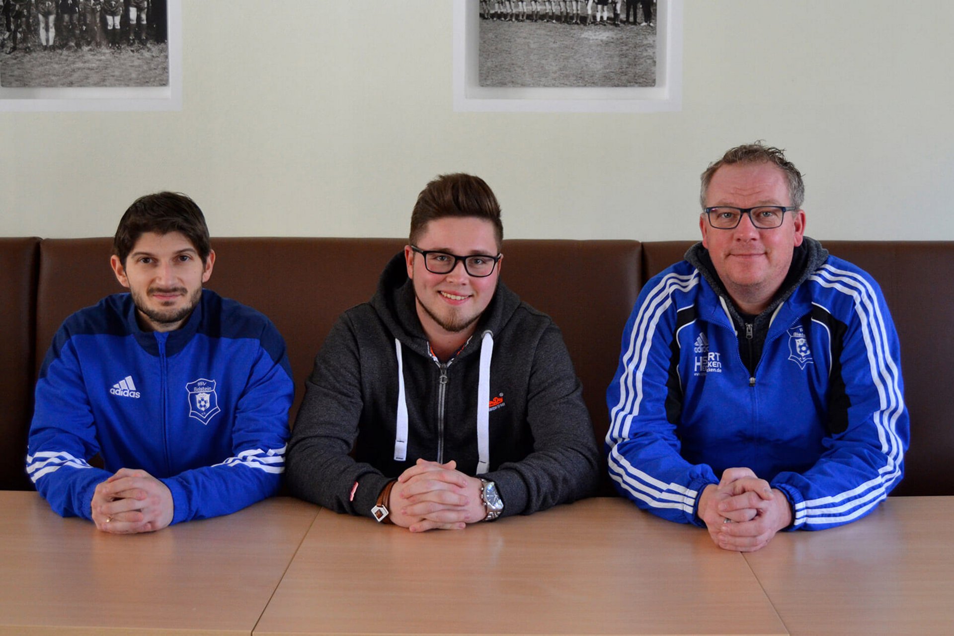 Die Trainer Georgios Xanthoulis (links) und Thorsten Prangenberg (rechts) freuen sich über die Verpflichtung von Björn Schumacher