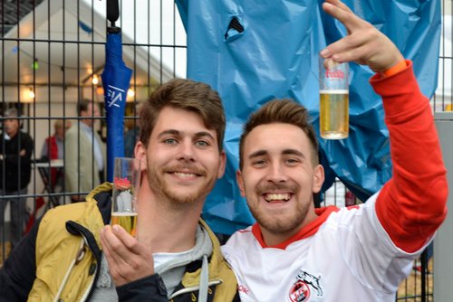 Hatten ihren Spaß: David Kaune und Sören Heinzelmann am Seitenrand Hatten ihren Spaß: David Kaune und Sören Heinzelmann am Seitenrand