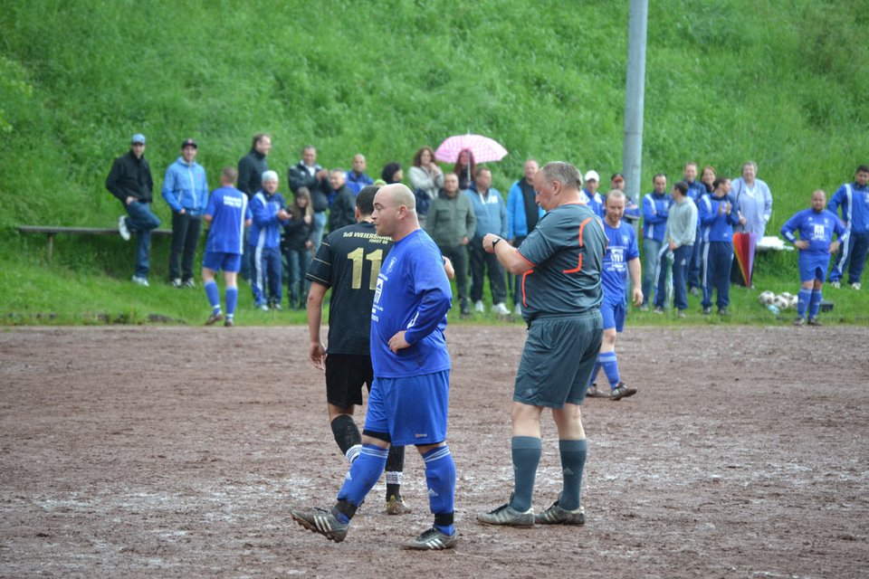 Nach 15 Minuten hatte Kenny Schmidt die Möglichkeit, per Elfmeter zu verkürzen ...