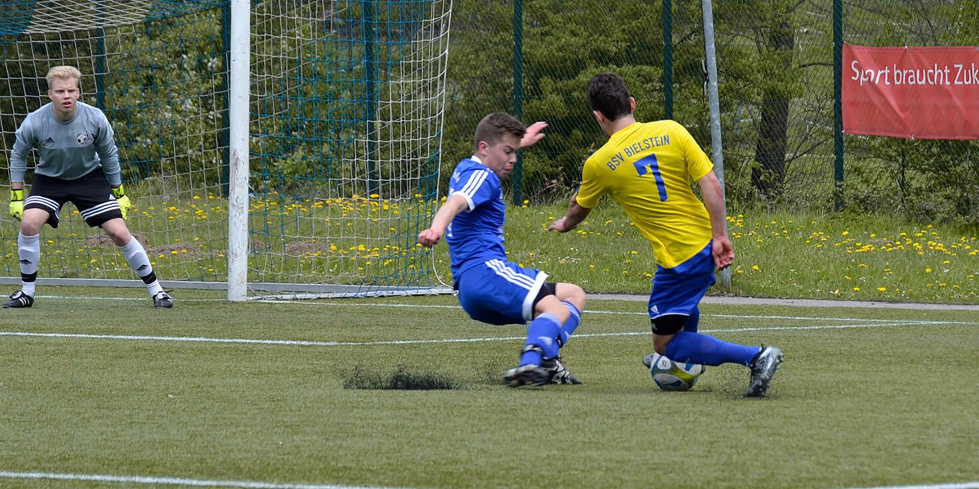 Die sportliche Fairness nimmt beim Fußball einen großen Platz ein und muss deshalb besonders geschützt werden