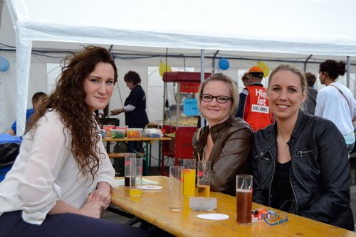 Bezauberndes Lächeln: Christa Zultner, Jelka Schwabroh und Nina Stenzel