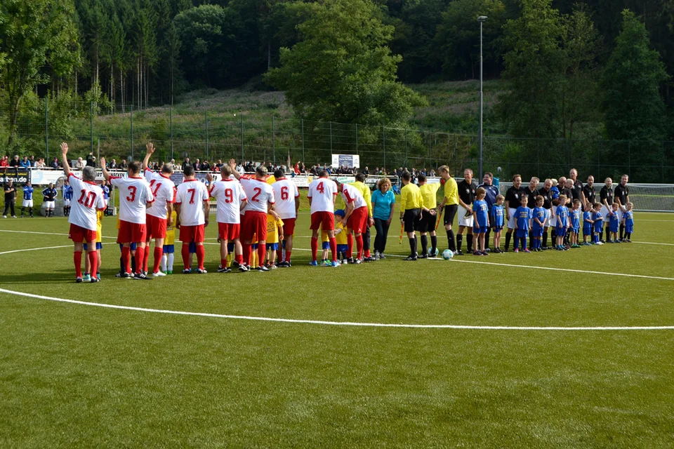 ... der 1. FC Köln spielte sein Programm sehr routiniert ab ... der 1. FC Köln spielte sein Programm sehr routiniert ab