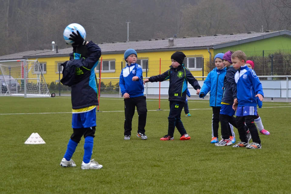 „Und jetzt nehmen wir uns alle bei der Hand und machen die Laola-Welle“ - Fairplay wird bei der U7 gottseidank sehr groß geschrieben