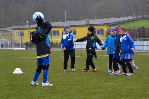 „Und jetzt nehmen wir uns alle bei der Hand und machen die Laola-Welle“ - Fairplay wird bei der U7 gottseidank sehr groß geschrieben