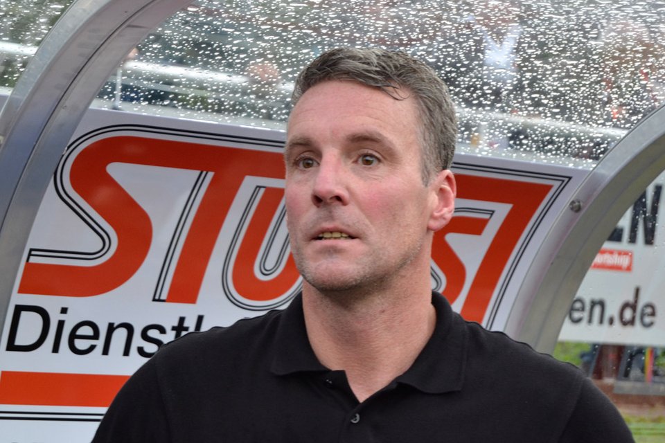 Große Erschrockenheit im Gesicht: Holger Schulte nach einer vergebenen Torchance seiner Mannschaft Große Erschrockenheit im Gesicht: Holger Schulte nach einer vergebenen Torchance seiner Mannschaft