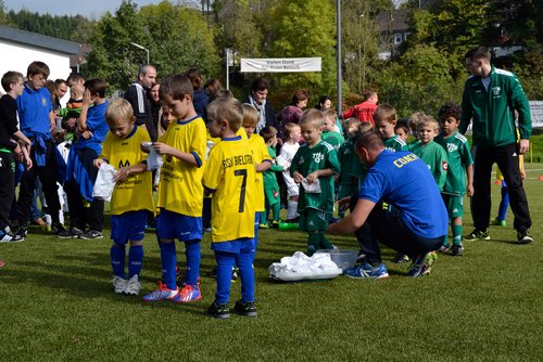 Große Freude: die Kinder freuten sich über die Überraschung ... Große Freude: die Kinder freuten sich über die Überraschung ...