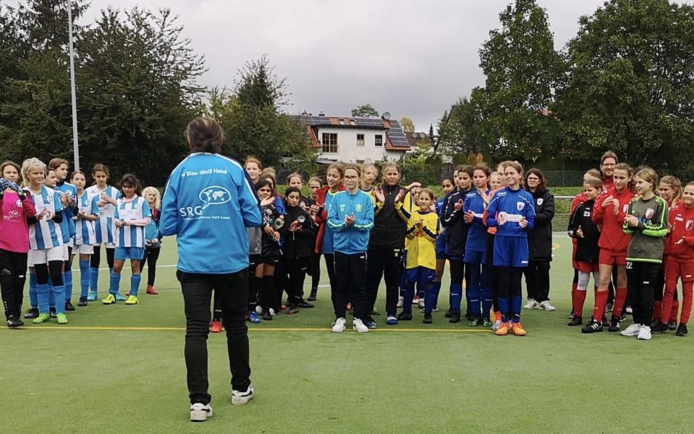 Bei der Siegerehrung freuten sich unsere U13 Juniorinnen über den vierten Platz