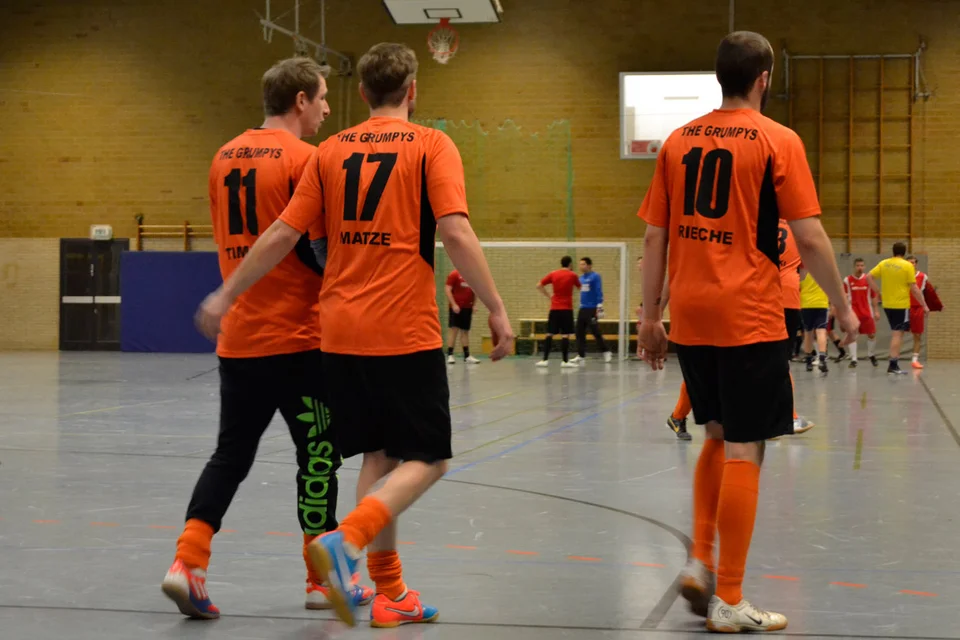 Gute Verlierer: Tim, Matze und Marco reagieren entspannt auf die Niederlage gegen die Old Boys Gute Verlierer: Tim, Matze und Marco reagieren entspannt auf die Niederlage gegen die Old Boys