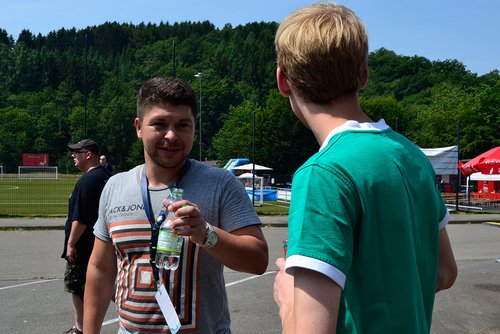 Kurzer Austausch: Christopher Pethe und Benjamin Gries, zwei der Organisatoren der Veranstaltung Kurzer Austausch: Christopher Pethe und Benjamin Gries, zwei der Organisatoren der Veranstaltung