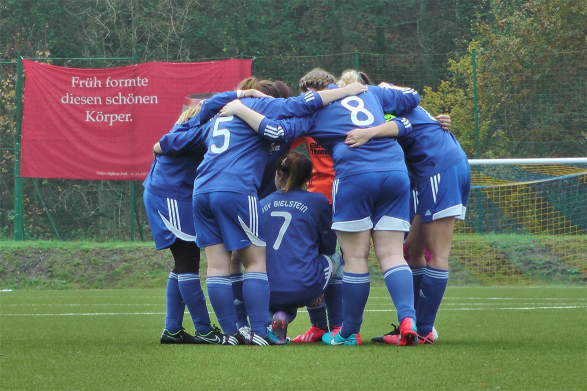 Dank einer Leistungssteigerung in Halbzeit 2 gewinnen die Mädchen verdient mit 16:0