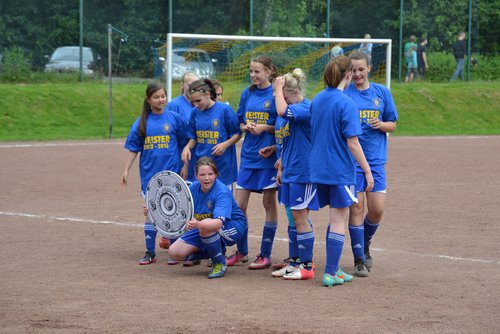 Schnell verschwand der Trainer vom Bild - übrig blieben die Mädchen ... Schnell verschwand der Trainer vom Bild - übrig blieben die Mädchen ...
