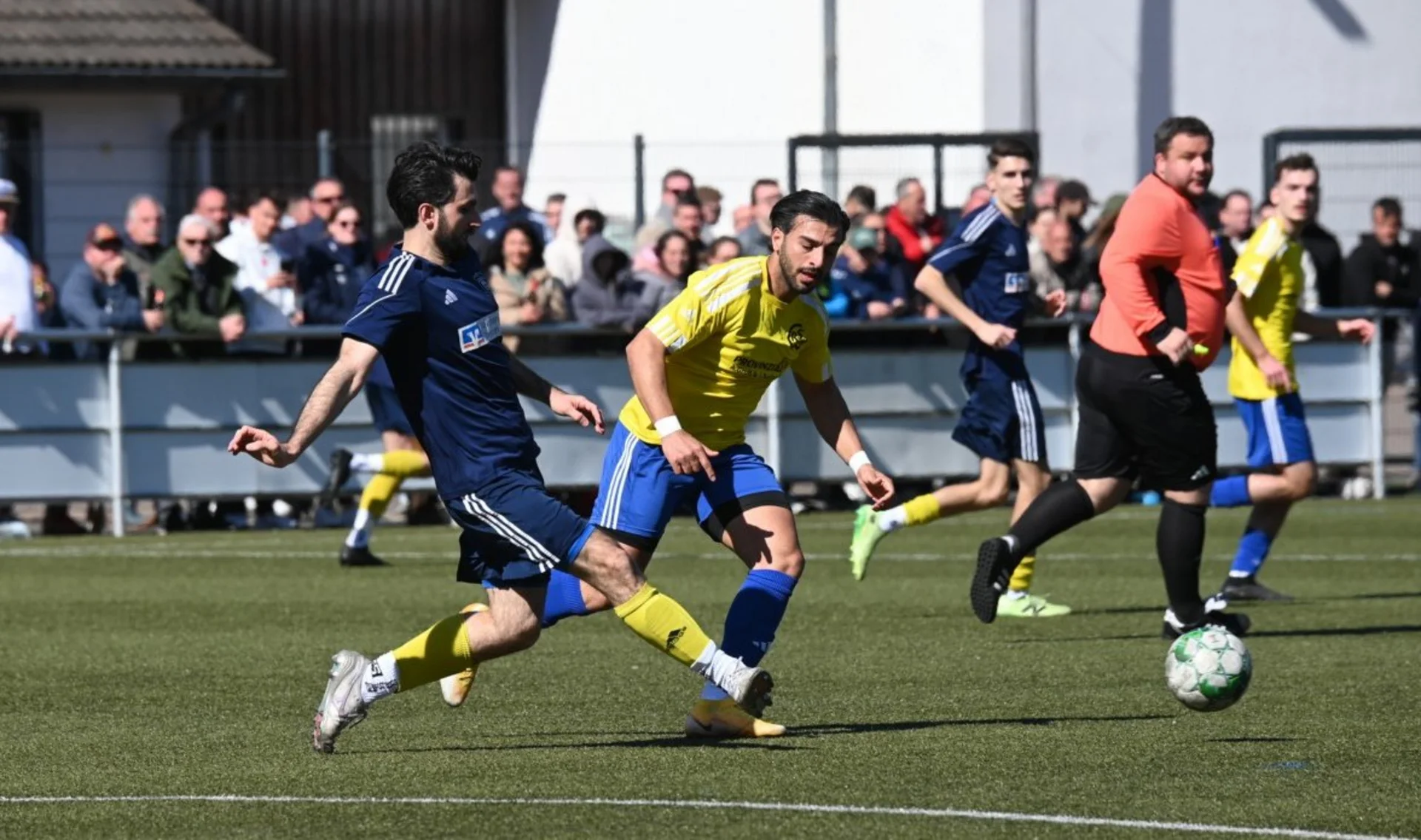 In einem spannenden Spiel gewann unsere Erste Herren gegen Waldbröl mit 4:2 (1:1)