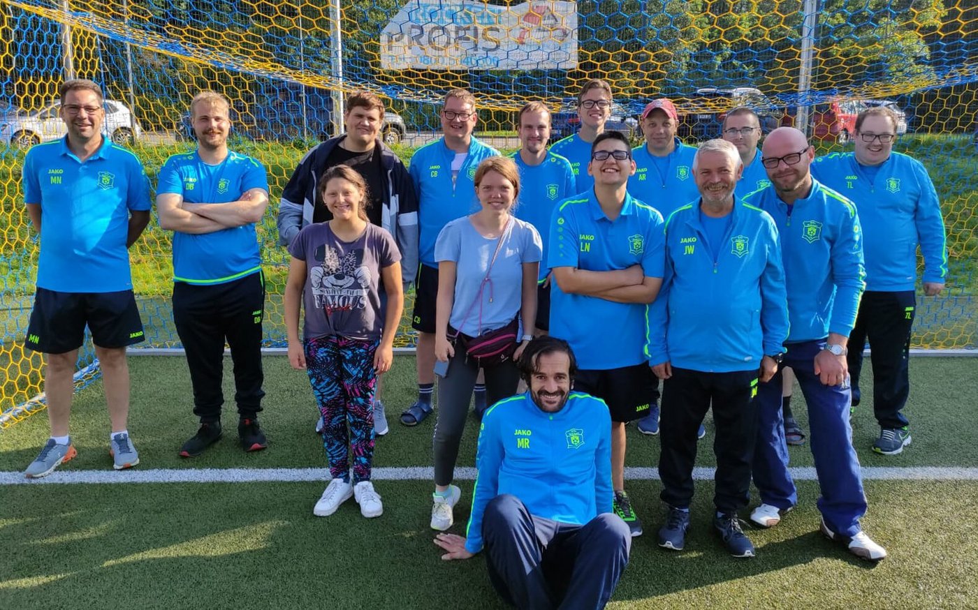 Die HANDICAP-Mannschaft des BSV Viktoria Bielstein um Trainer Mohamed Rezgui
