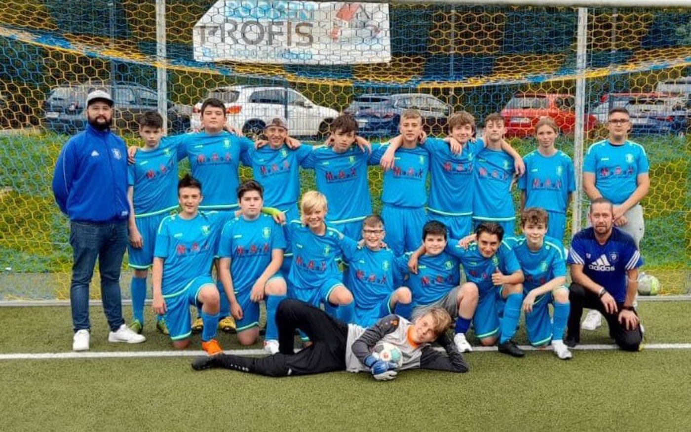 Die U15 Junioren des BSV Viktoria Bielstein um das Trainerteam Sebastian Bethke und Gennaro Del Vecchio