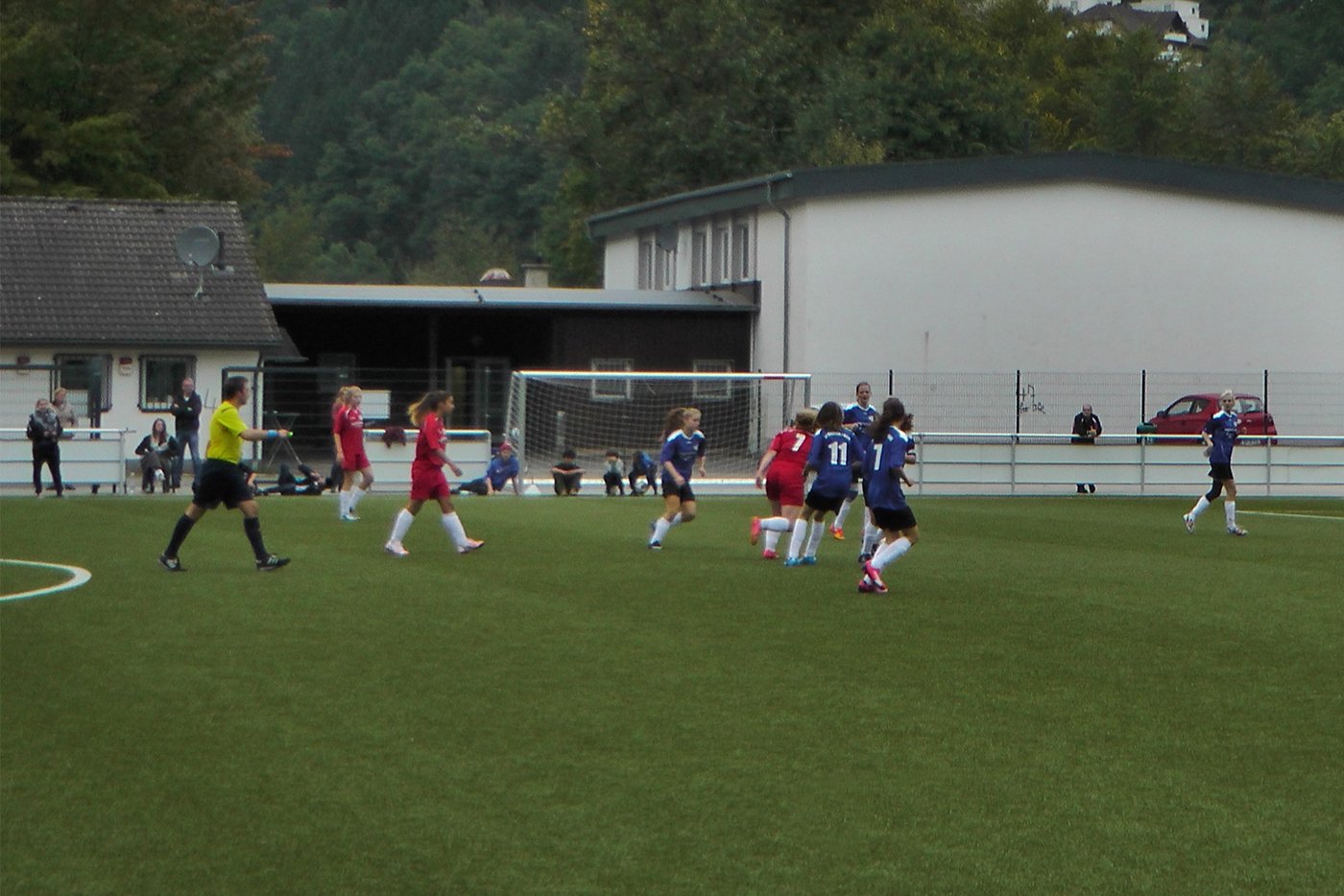 Nach einem spannenden Spiel setzen sich unsere Mädchen glücklich mit 1:0 gegen Frielingsdorf durch