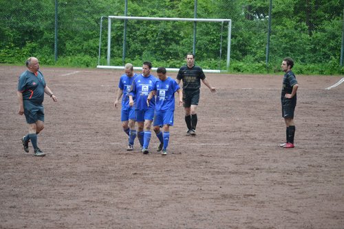 Immer wieder keimte auch Derbystimmung auf ... Immer wieder keimte auch Derbystimmung auf ...
