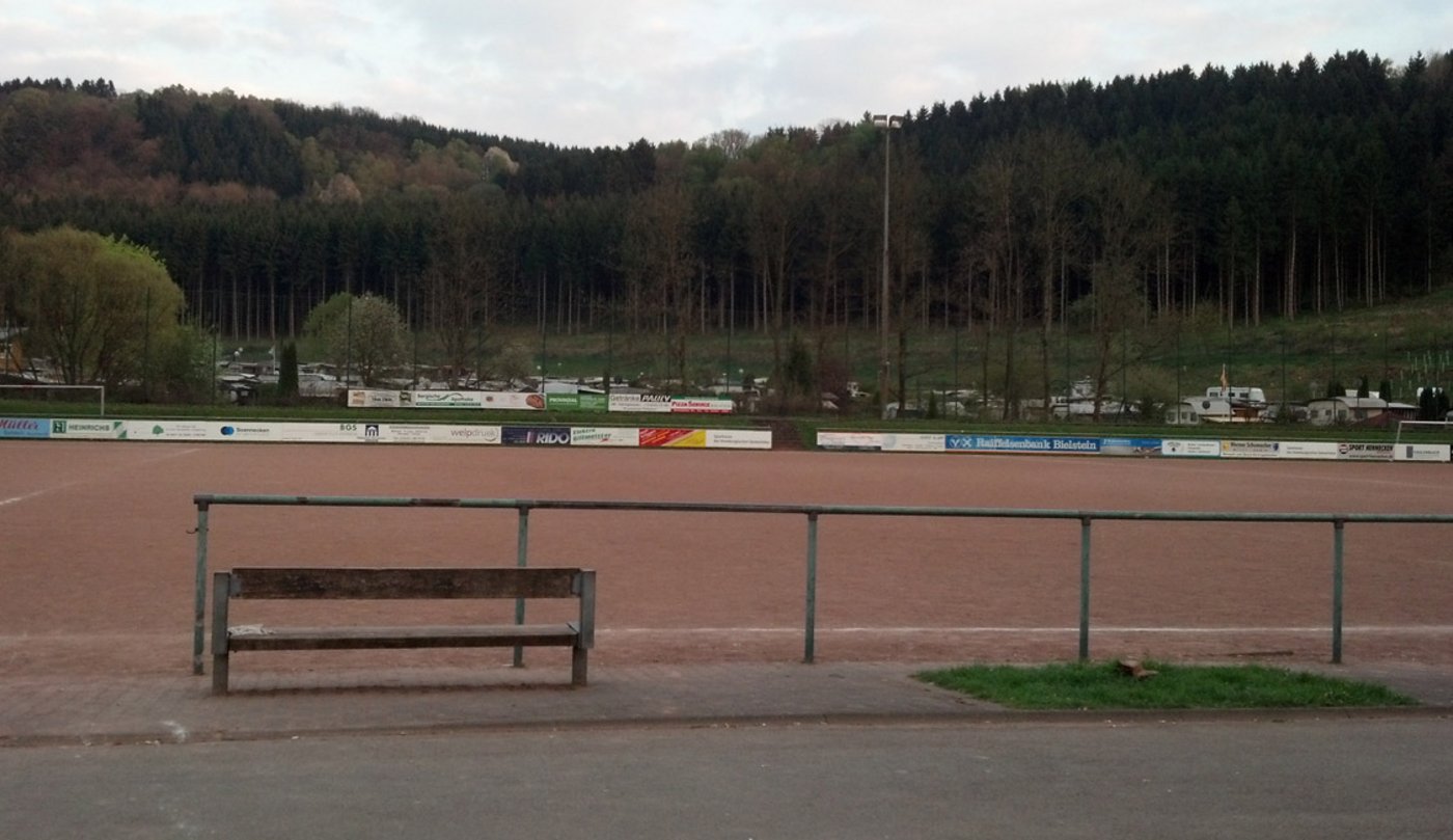 Den FV Wiehl schickt die Erste mit einem standesgemäßen 4:1 Sieg zurück auf die Eichhardt