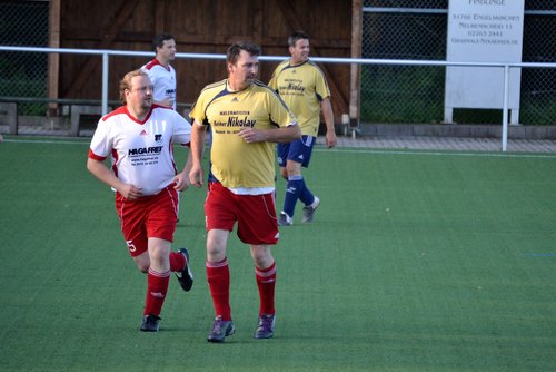 Die Schnellenbacher halfen den Bielsteinern personell aus, damit man über den ganzen Platz spielen konnte